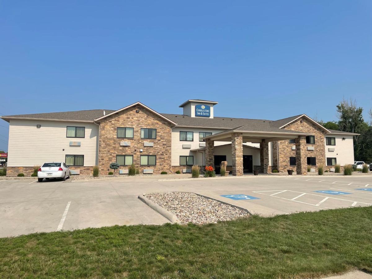 Cobblestone Inn & Suites - Clarion Bagian luar foto