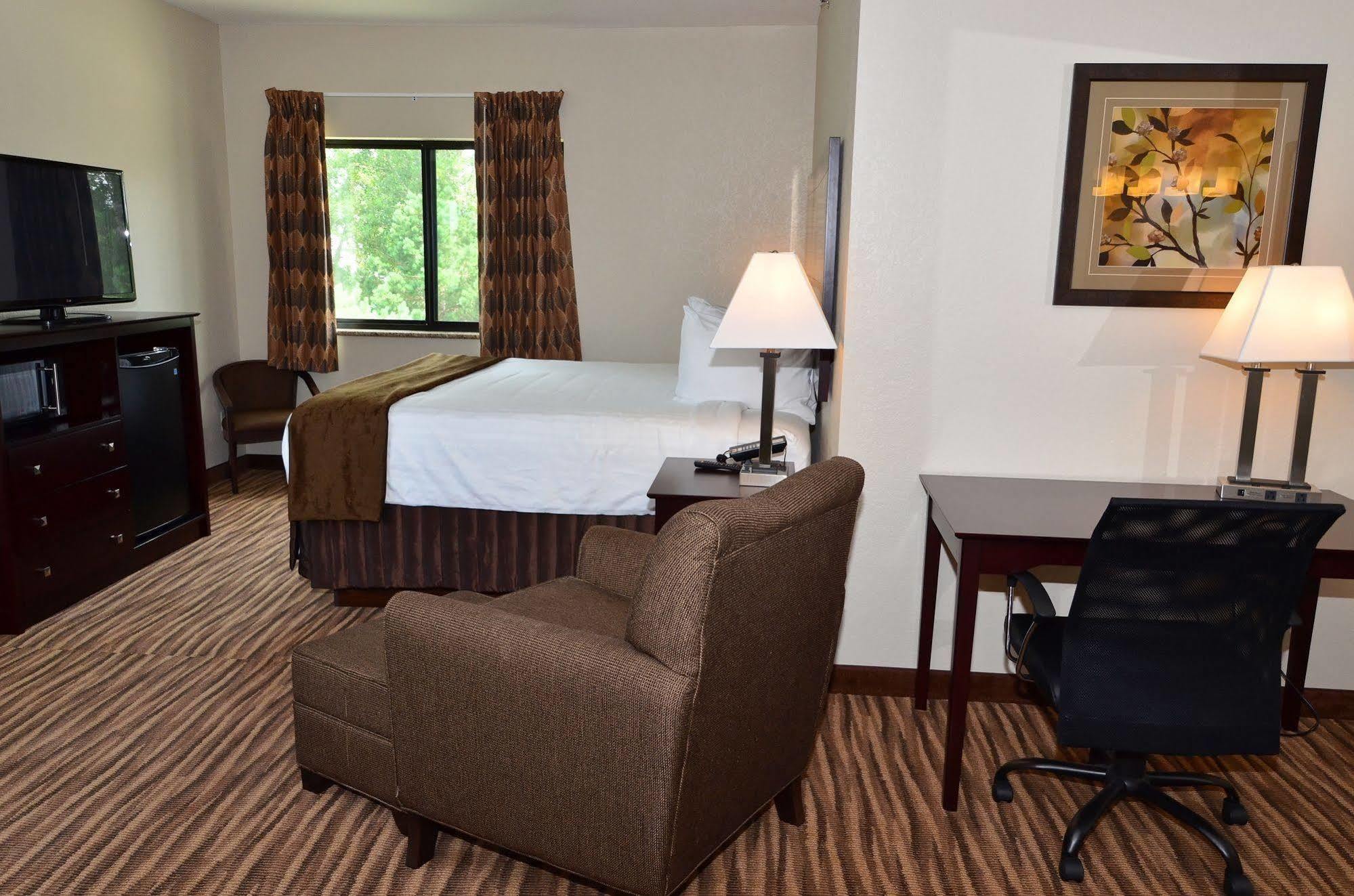 Cobblestone Inn & Suites - Clarion Bagian luar foto