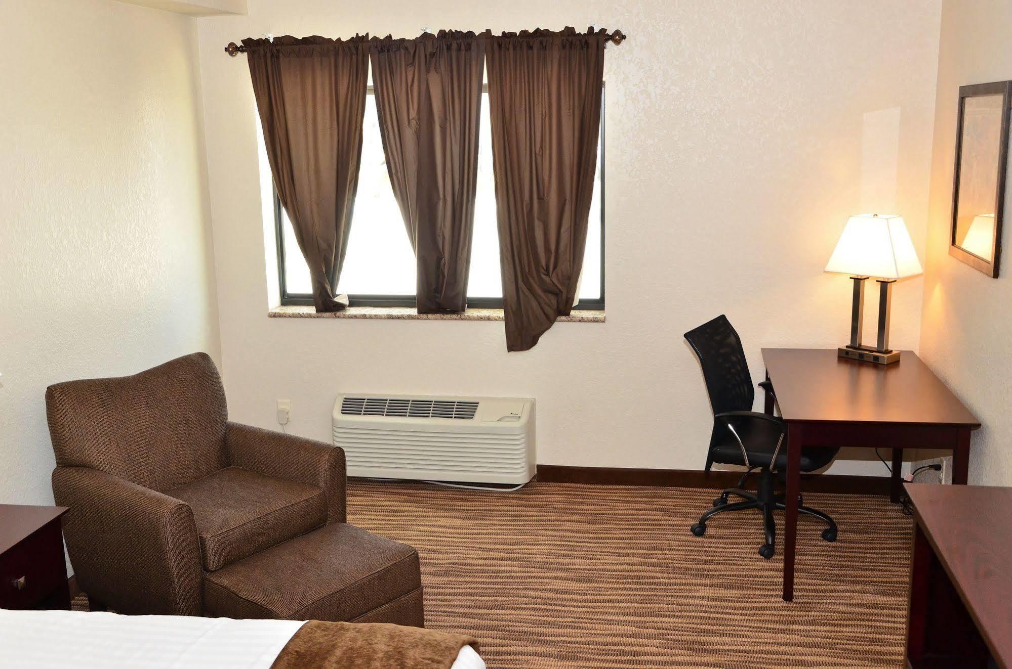 Cobblestone Inn & Suites - Clarion Bagian luar foto