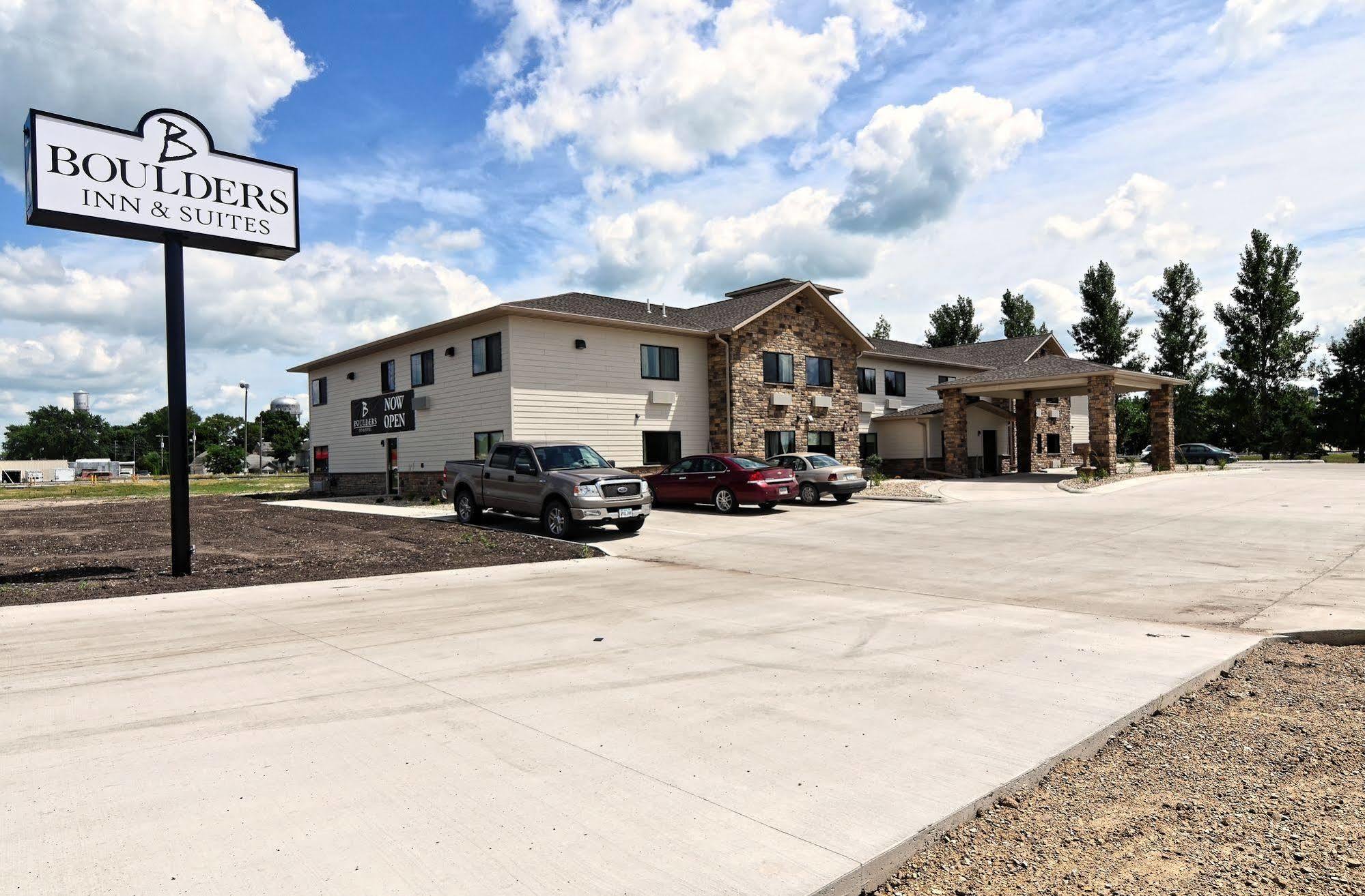 Cobblestone Inn & Suites - Clarion Bagian luar foto