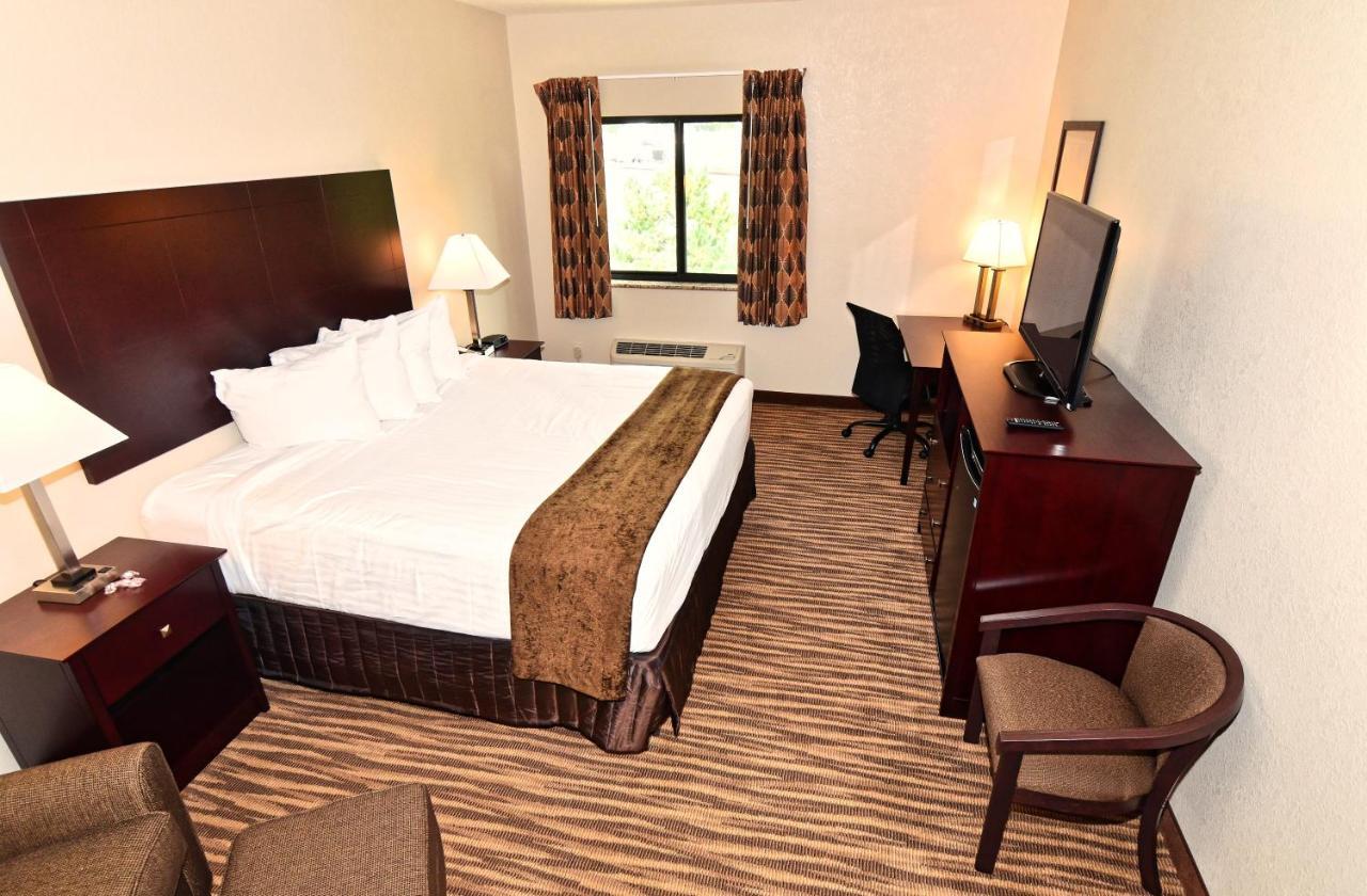 Cobblestone Inn & Suites - Clarion Bagian luar foto