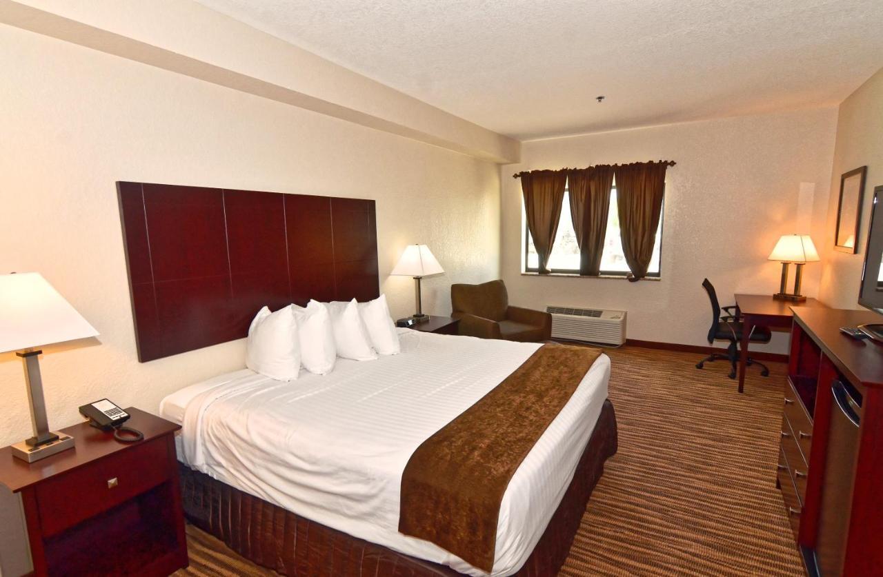 Cobblestone Inn & Suites - Clarion Bagian luar foto