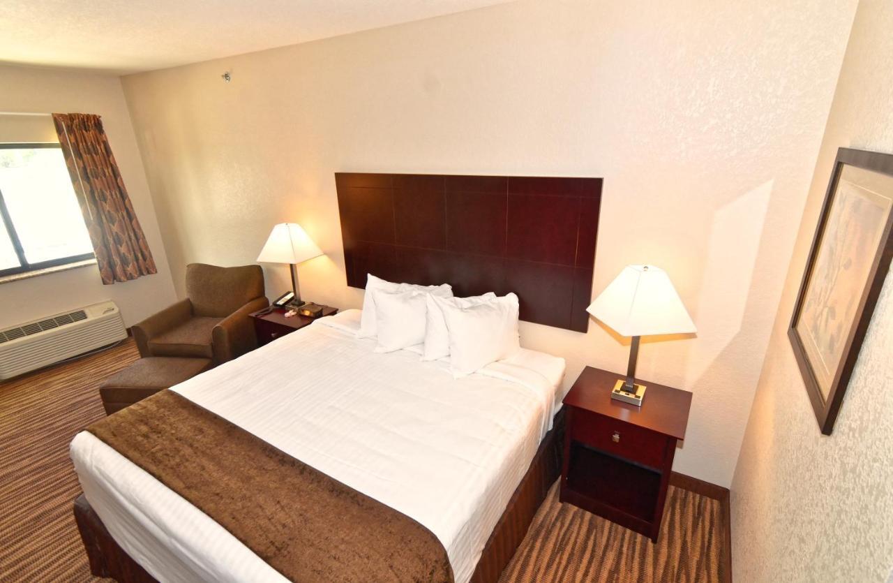 Cobblestone Inn & Suites - Clarion Bagian luar foto