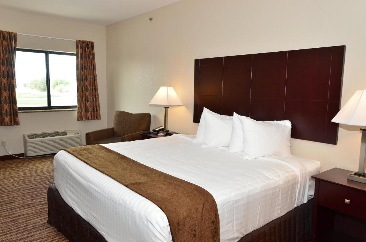 Cobblestone Inn & Suites - Clarion Bagian luar foto