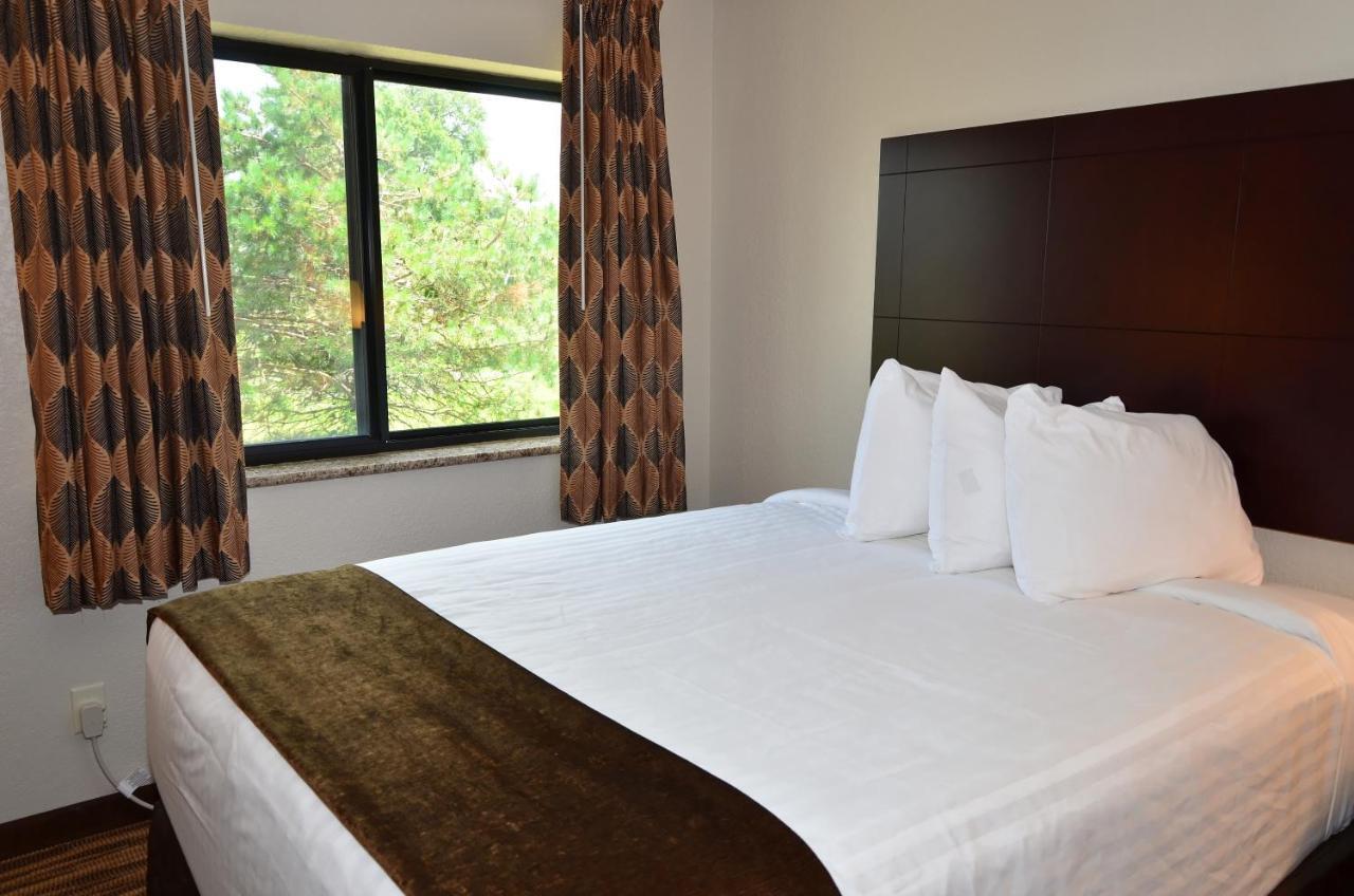 Cobblestone Inn & Suites - Clarion Bagian luar foto