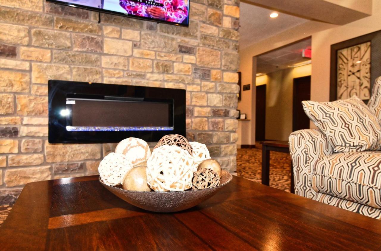 Cobblestone Inn & Suites - Clarion Bagian luar foto