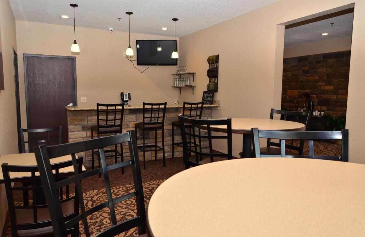 Cobblestone Inn & Suites - Clarion Bagian luar foto