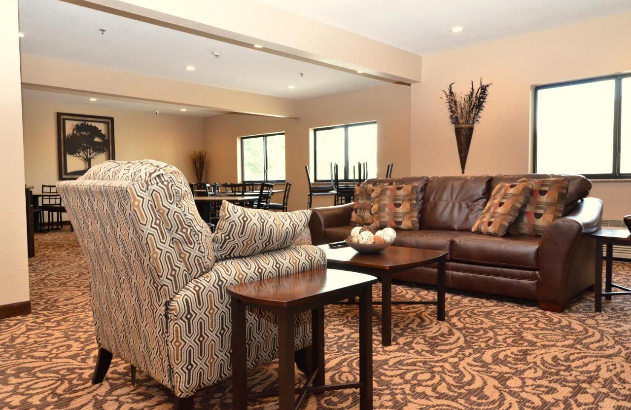 Cobblestone Inn & Suites - Clarion Bagian luar foto